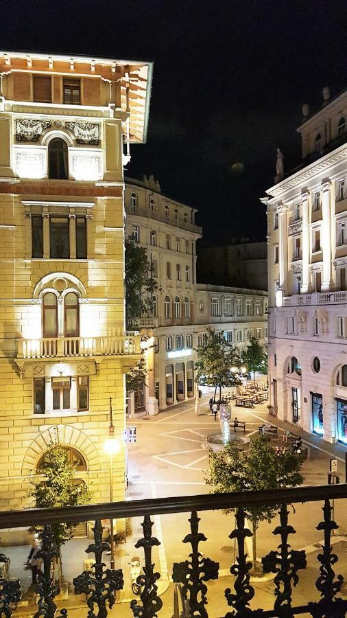 Trieste Center Rooms & Apartments - Fiori Di Trieste Eksteriør bilde